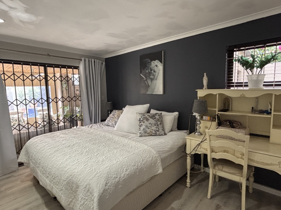 4 Bedroom Property for Sale in West Beach Western Cape